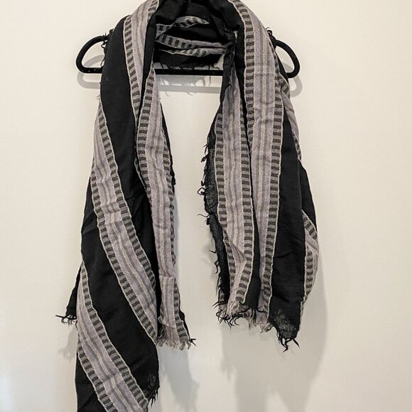 Aritzia Black & Grey Oversized Blanket Scarf - Picture 2 of 2
